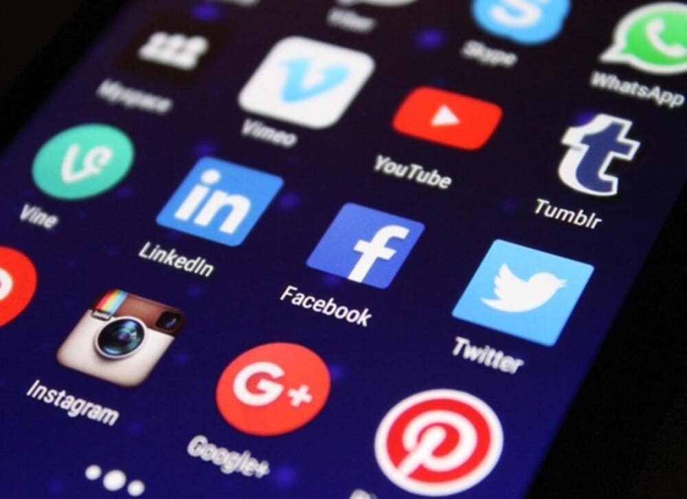 Trabalho em casa com marketing digital: gestão de redes sociais